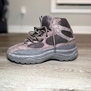 YEEZY DESERT BOOT